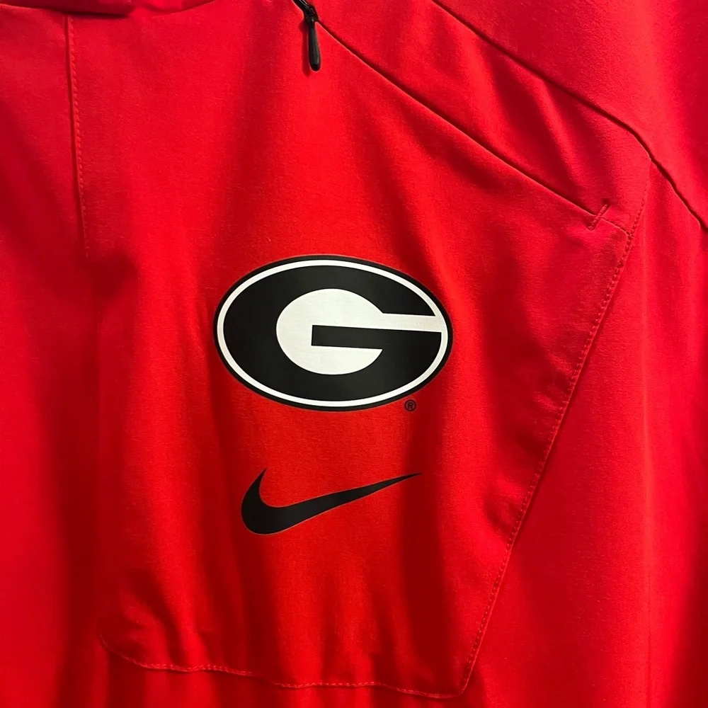 Nike Red Performance Jacket - Picture 3 of 4